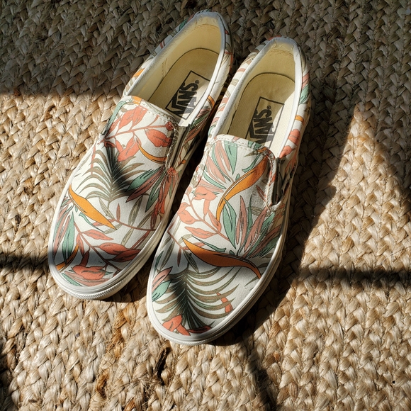 Vans Tropical Slip-On Sneakers, Size 9 - Picture 1 of 7
